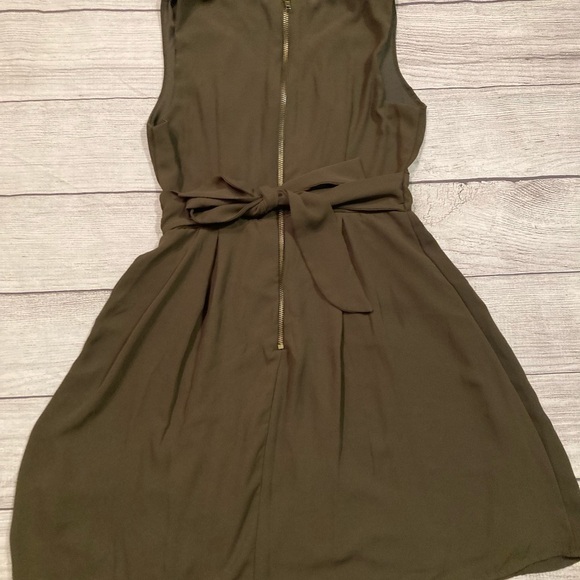 Juniors Emerald Sundae dress Size 3 Army Green EUC - Picture 3 of 3